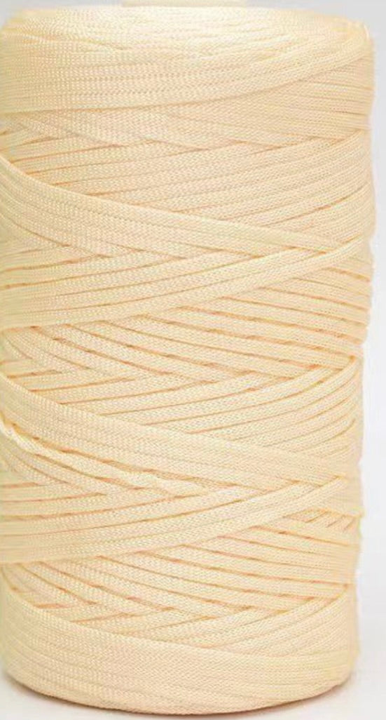 Cordino Piatto Lucido 3 mm in Poliestere per Borse all’Uncinetto – 260 g 230 m