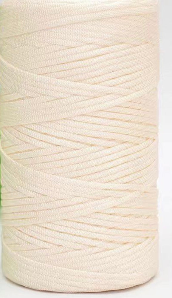 Cordino Piatto Lucido 3 mm in Poliestere per Borse all’Uncinetto – 260 g 230 m