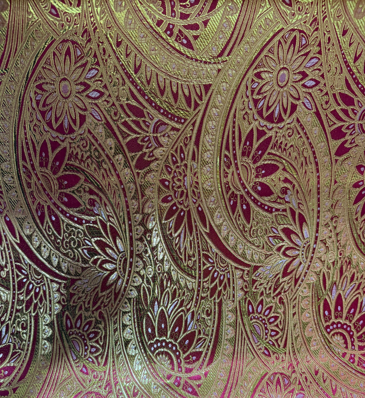 Tessuto Damascato con Effetto Lurex 50*70