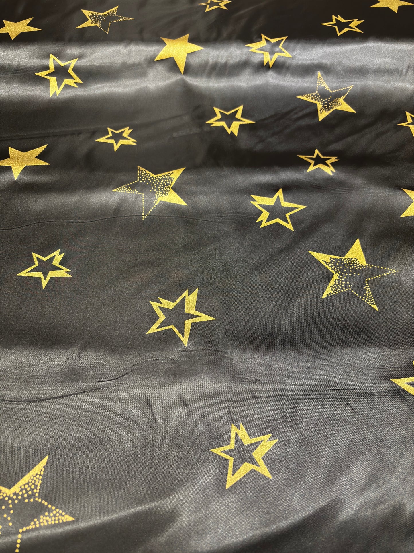 Raso Stampato con Fantasie e Motivi Assortiti per Abbigliamento e Accessori 140*50