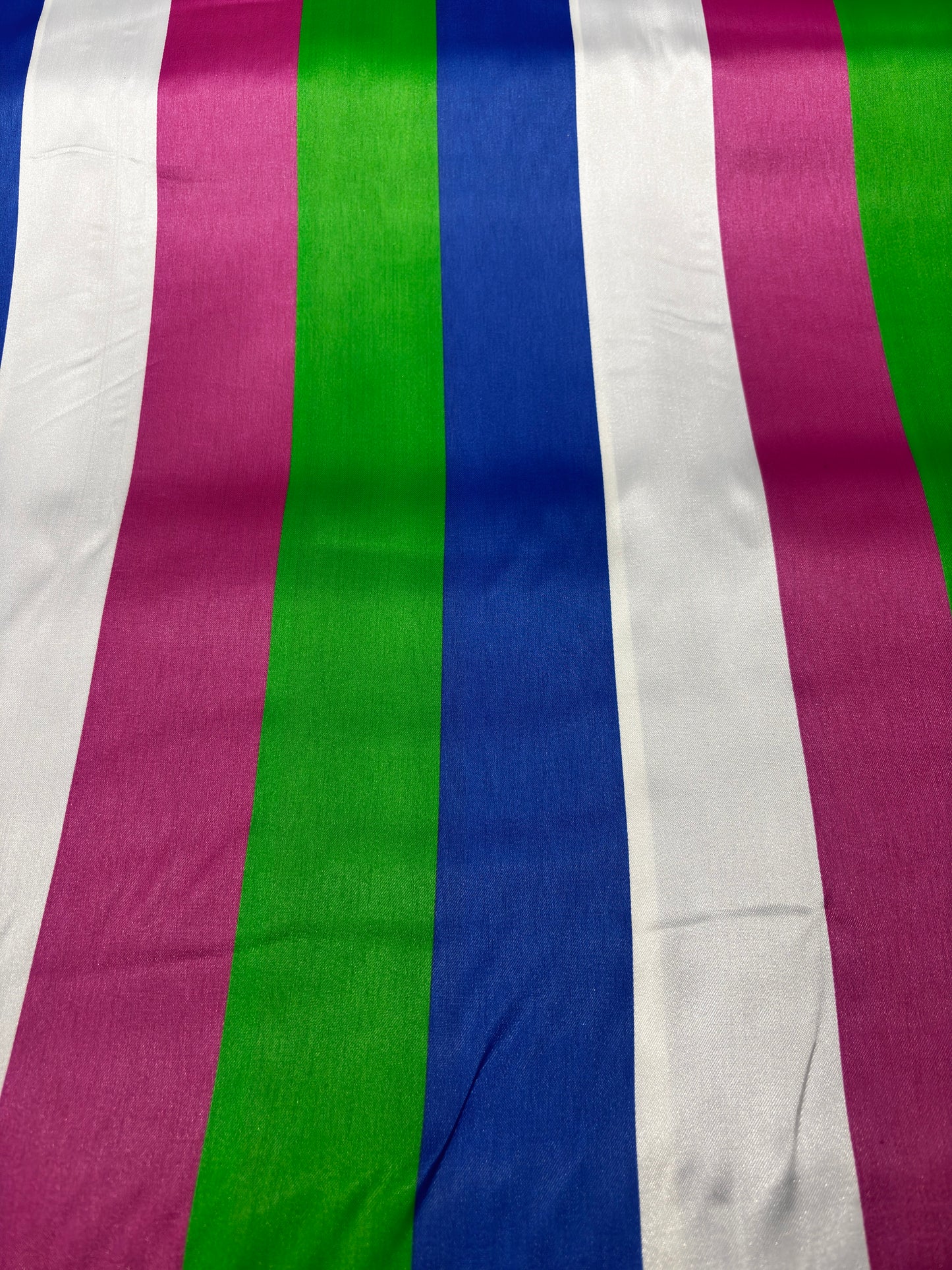 Raso Stampato con Fantasie e Motivi Assortiti per Abbigliamento e Accessori 140*50