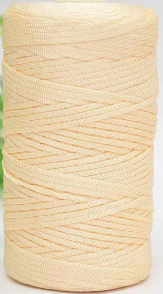 Cordino Piatto Lucido 3 mm in Poliestere per Borse all’Uncinetto – 260 g 230 m