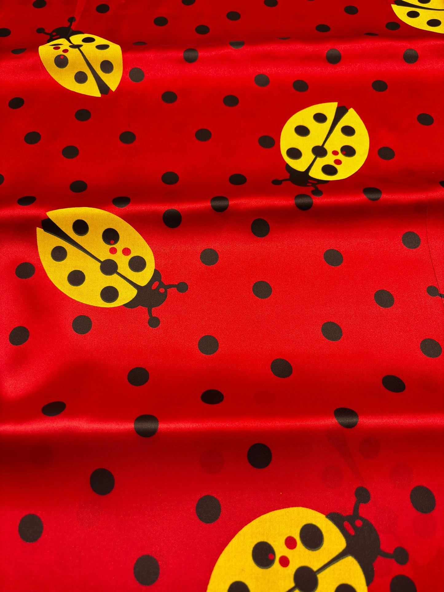 Raso Stampato con Fantasie e Motivi Assortiti per Abbigliamento e Accessori 140*50