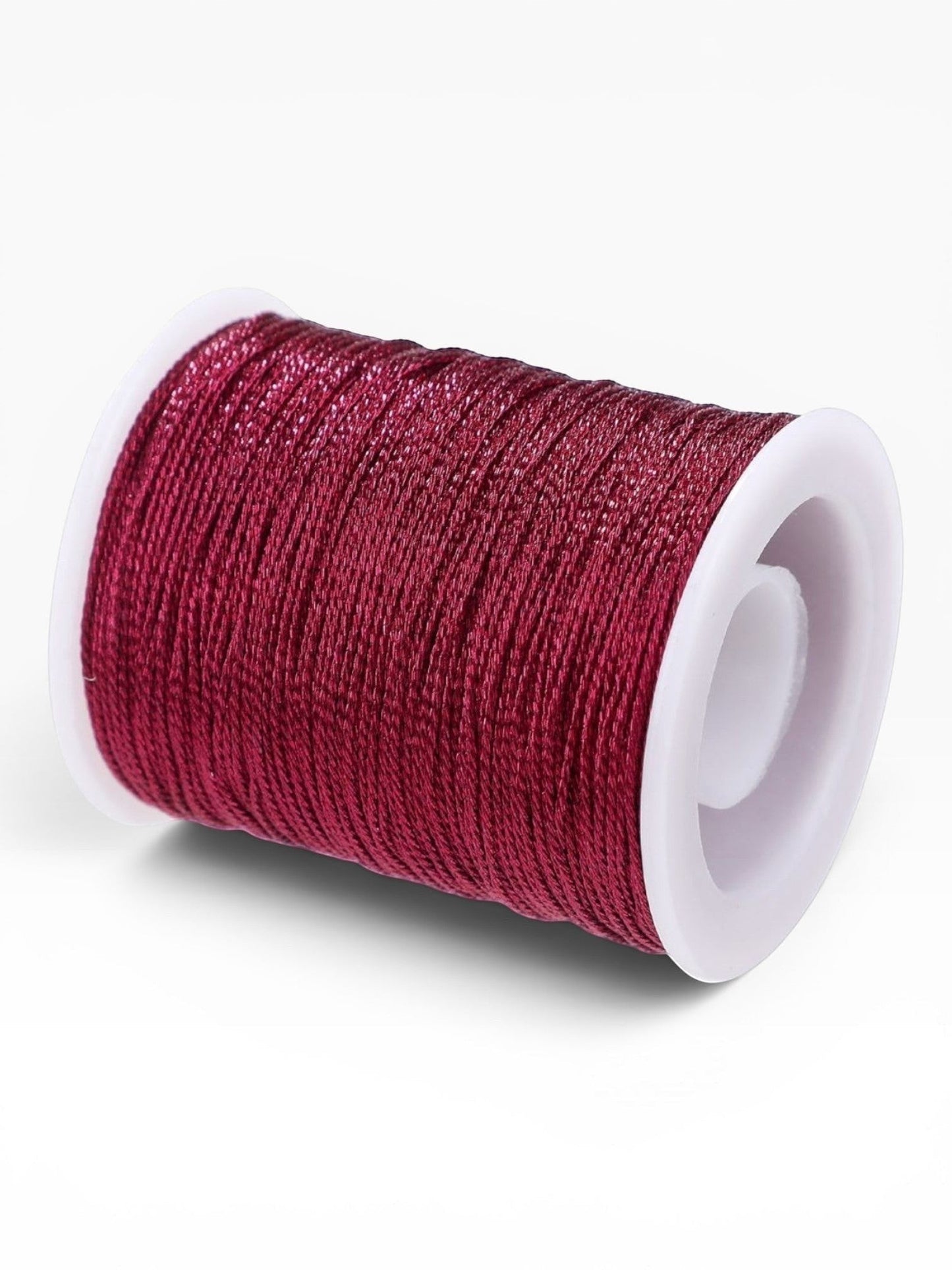 Rocchetto di filato metallizzato bordeaux Scintilla Fine 0,7mm di Merceria & Tendenze per bijoux e uncinetto