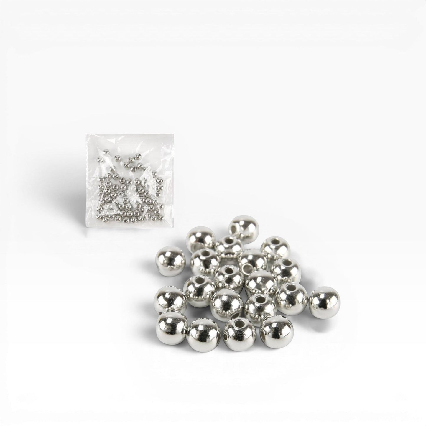 Perline sintetiche rotonde color argento metallizzato da 8 mm per creazioni handmade di Merceria & Tendenze